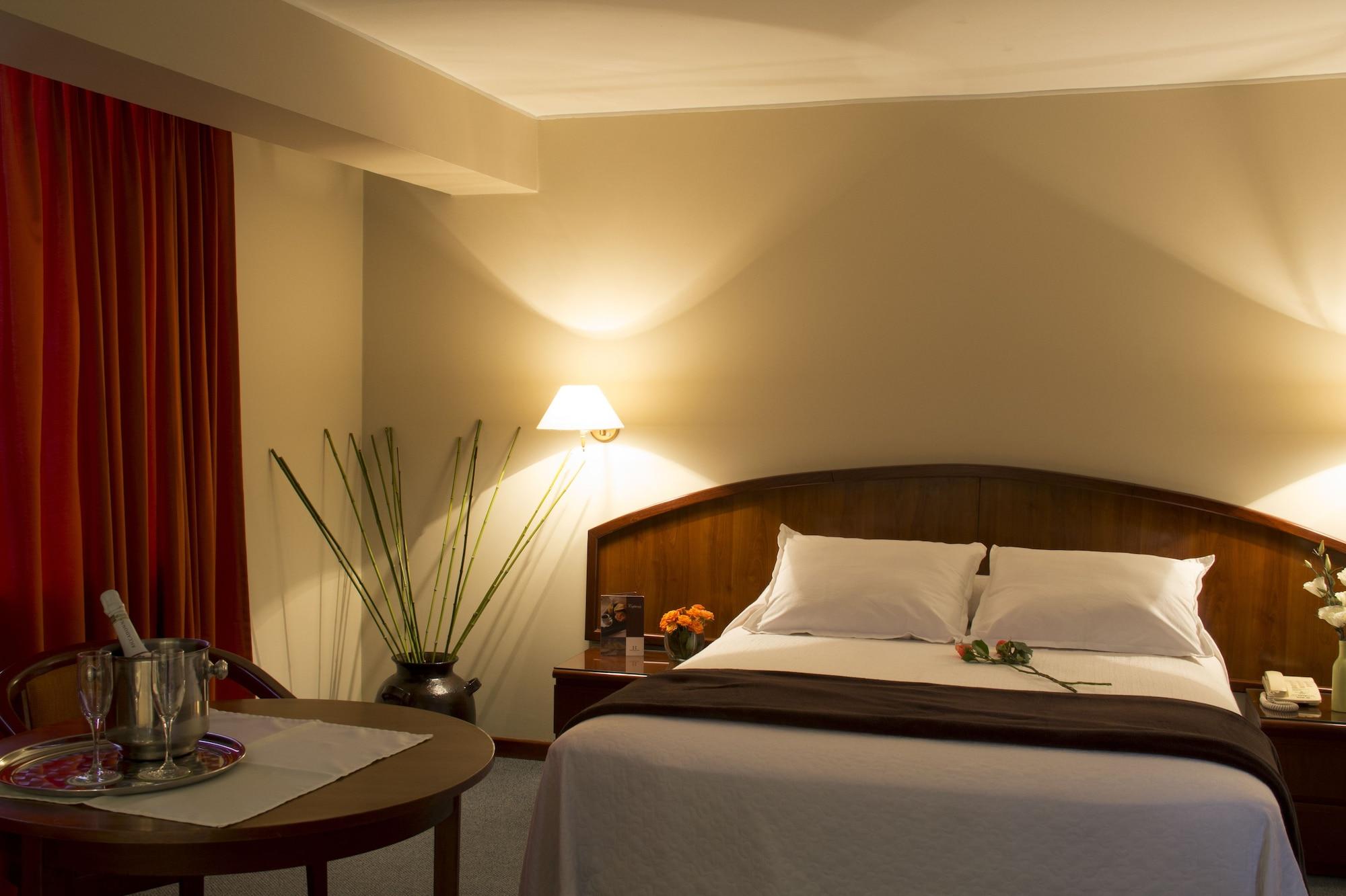 Hotel Park Suites Lima Exteriör bild