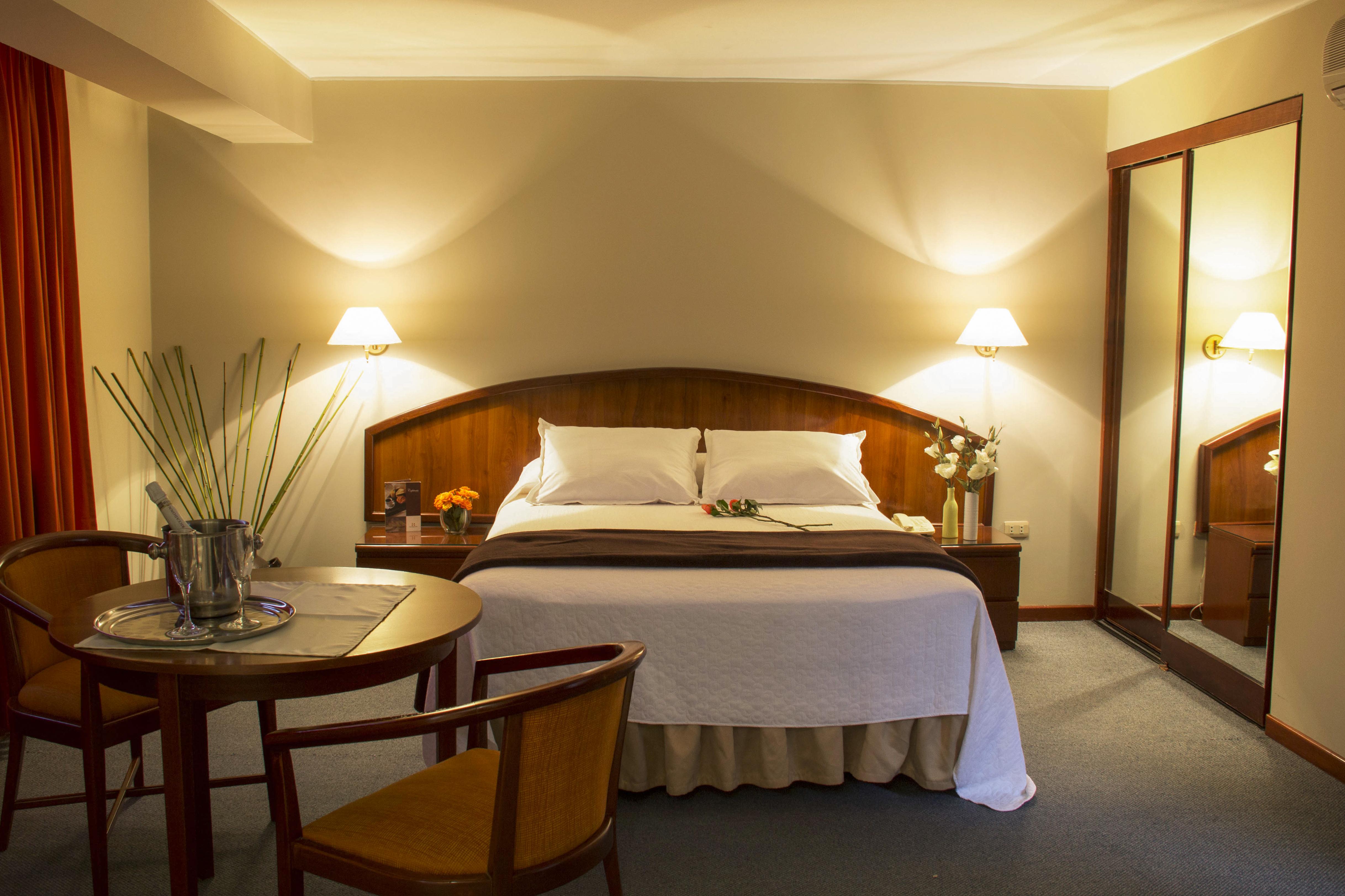 Hotel Park Suites Lima Exteriör bild