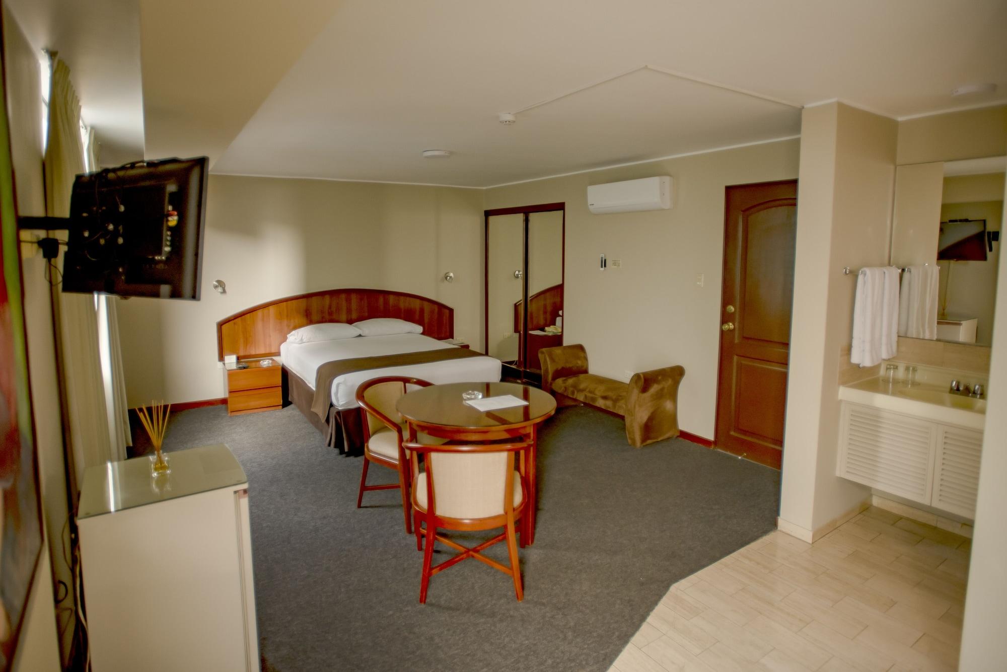 Hotel Park Suites Lima Exteriör bild