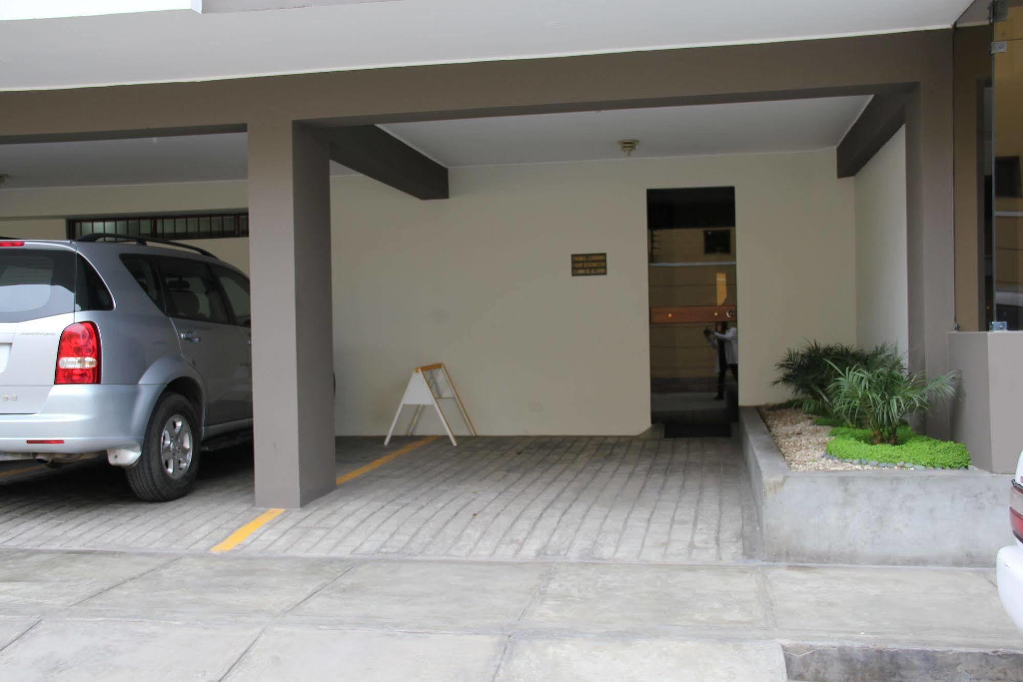 Hotel Park Suites Lima Exteriör bild
