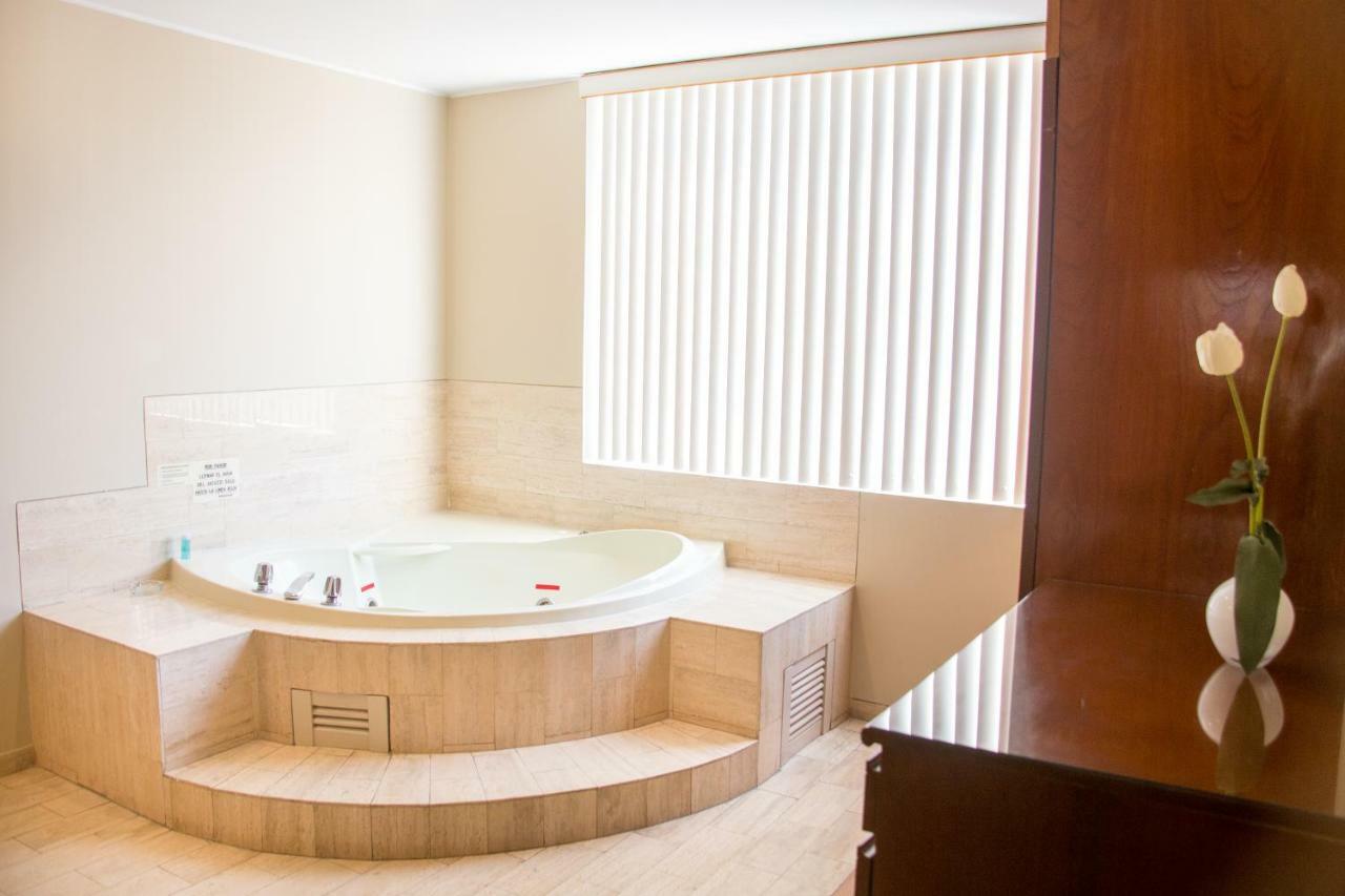 Hotel Park Suites Lima Exteriör bild